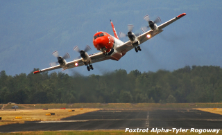 Illustration for article titled Watch This Air Tanker Yaw Like Mad While Dropping Fire Retardant